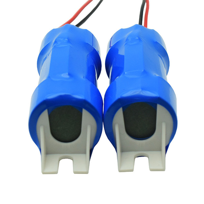 IFR 3300mAh 3.2 فولت 26650 بطاريات نوع العصا LiFePO4 مع وحدة مثبتة جانبيا