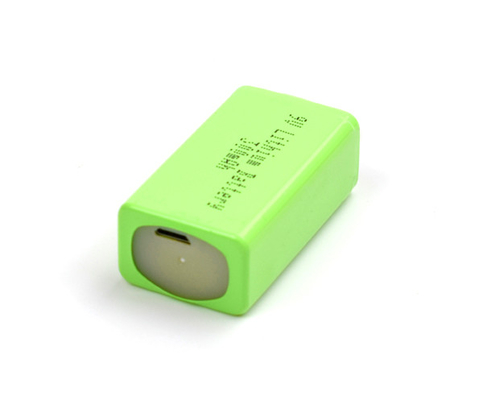 وشملت USB بطارية 9V 300mAh بطارية ليثيوم قابلة لإعادة الشحن